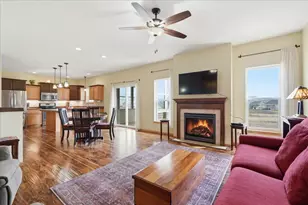 711 Cypress Ct, Sun Prairie, WI 53590 - Photo 7