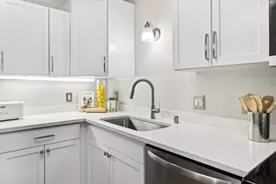 5196 Sassafras Dr, Fitchburg, WI 53711 - Photo 7