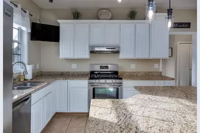 W7507 Iroquois Trail, Delavan, WI 53115 - Photo 11