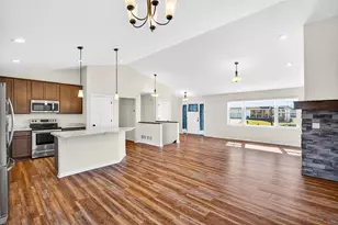 408 Saratoga Dr, Johnson Creek, WI 53038 - Photo 15