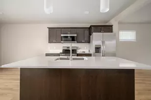 625 Schewe Rd, Middleton, WI 53562 - Photo 5
