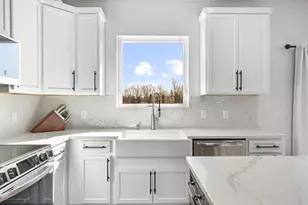 1129 Kamperschroer Wy, Sun Prairie, WI 53590 - Photo 13