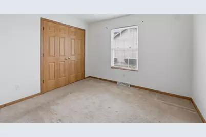 1017 E Pinecrest Lane, Elkhorn, WI 53121 - Photo 15