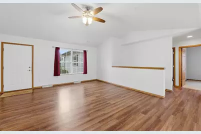 1017 E Pinecrest Lane, Elkhorn, WI 53121 - Photo 5