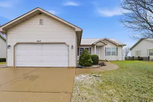 1017 E Pinecrest Ln, Elkhorn, WI 53121 - Photo 1