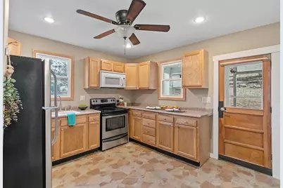 617 E Edgewater Street, Portage, WI 53901 - Photo 15