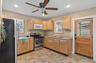 617 E Edgewater St, Portage, WI 53901 - Photo 15