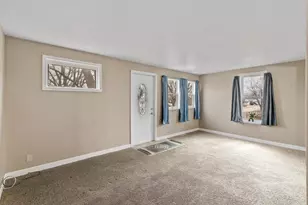 617 E Edgewater St, Portage, WI 53901 - Photo 7