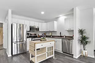 818 Herndon Dr, Madison, WI 53718 - Photo 5