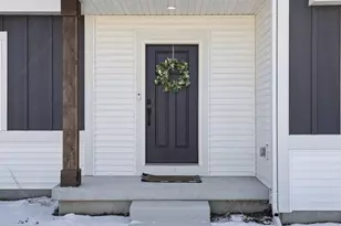 1543 N Thompson Rd, Sun Prairie, WI 53590 - Photo 5