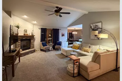 1205 Shawnee Street, Fort Atkinson, WI 53538 - Photo 7