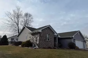 1205 Shawnee St, Fort Atkinson, WI 53538 - Photo 3