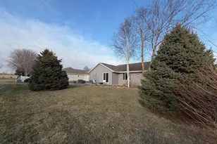 1205 Shawnee St, Fort Atkinson, WI 53538 - Photo 3
