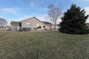 1205 Shawnee St, Fort Atkinson, WI 53538 - Photo 5