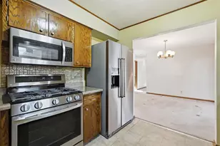 414 Woodview Dr, Sun Prairie, WI 53590 - Photo 17