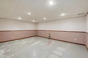 414 Woodview Dr, Sun Prairie, WI 53590 - Photo 37