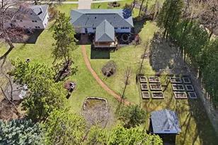 414 Woodview Dr, Sun Prairie, WI 53590 - Photo 3