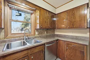 414 Woodview Dr, Sun Prairie, WI 53590 - Photo 15