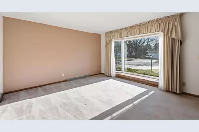 414 Woodview Drive, Sun Prairie, WI 53590 - Photo 11