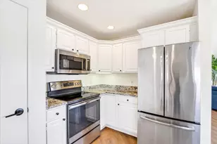 3272 Stonecreek Dr, Madison, WI 53719 - Photo 15