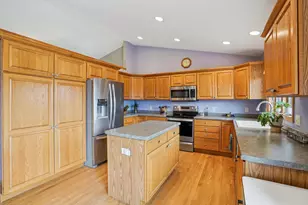 316 Burl Oak Dr, DeForest, WI 53532 - Photo 11