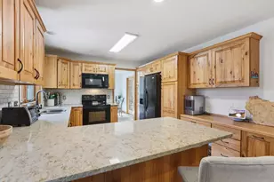 2524 Targhee St, Fitchburg, WI 53711 - Photo 5