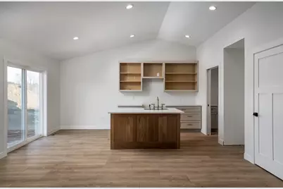 207 N Lawrence Avenue, Tomah, WI 54660 - Photo 5