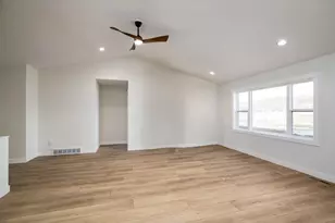 207 N Lawrence Ave, Tomah, WI 54660 - Photo 3