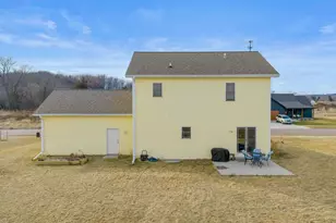 602 Eisenhower St, Baraboo, WI 53913 - Photo 39