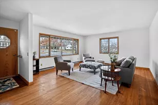 1005 Tompkins Dr, Madison, WI 53716 - Photo 7