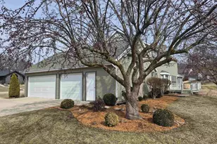 2839 Cambridge Ct, Janesville, WI 53548 - Photo 3