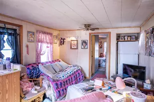 702 Academy St, Elroy, WI 53929 - Photo 7