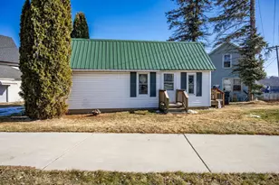 702 Academy St, Elroy, WI 53929 - Photo 21