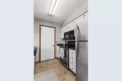 423 N Wright Road, Janesville, WI 53546 - Photo 15