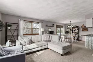 423 N Wright Rd, Janesville, WI 53546 - Photo 9