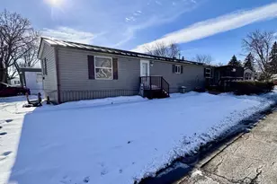 1513 Indigo Dr, Oshkosh, WI 54902 - Photo 1