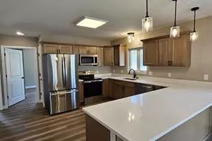 1161 Maple St, Reedsburg, WI 53959 - Photo 3