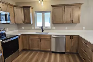 1157 Maple St, Reedsburg, WI 53959 - Photo 7