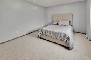 954 Hemlock Dr, Verona, WI 53593 - Photo 15