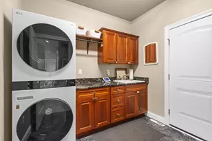 1317 Brunette Downs Dr, Madison, WI 53718 - Photo 31