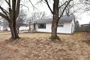 636 N Bird St, Sun Prairie, WI 53590 - Photo 1
