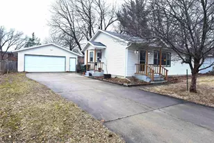 636 N Bird St, Sun Prairie, WI 53590 - Photo 3