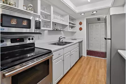 6302 Mineral Point Road #306, Madison, WI 53705 - Photo 5