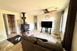 5636 S County Rd D, Beloit, WI 53511 - Photo 5