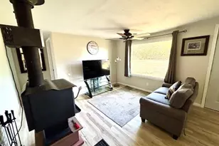 5636 S County Rd D, Beloit, WI 53511 - Photo 7