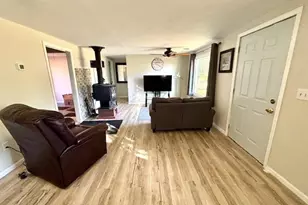 5636 S County Rd D, Beloit, WI 53511 - Photo 9