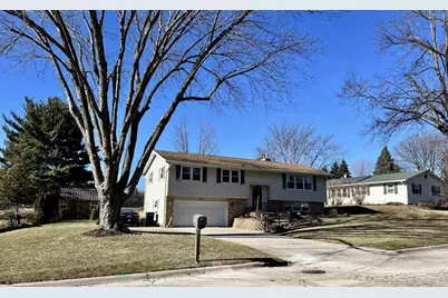 639 Sussex Drive, Janesville, WI 53546 - Photo 3