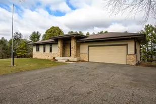 4206 Rose Ct, Middleton, WI 53562 - Photo 3