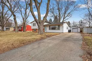 2433 Butlin Dr, Beloit, WI 53511 - Photo 35