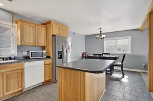 2433 Butlin Dr, Beloit, WI 53511 - Photo 11